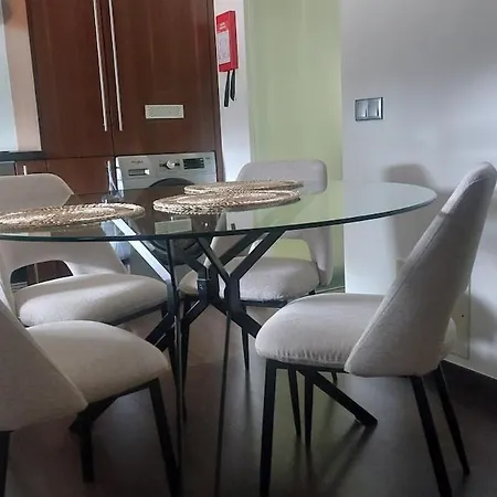Deluxe Two-bedroom In Apartment
